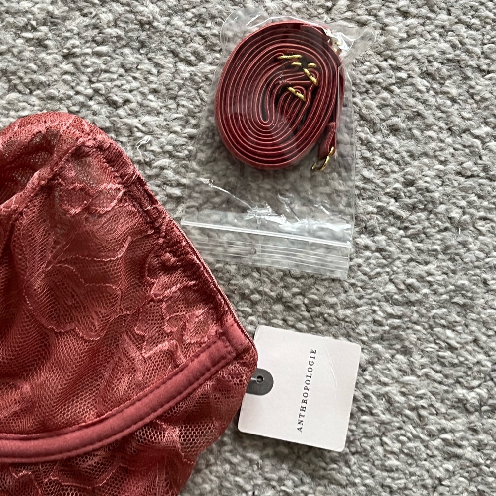 NWT Anthropologie Lace Bustier Underwire Top Size Small. Color Dark Rose. - Picture 5 of 8